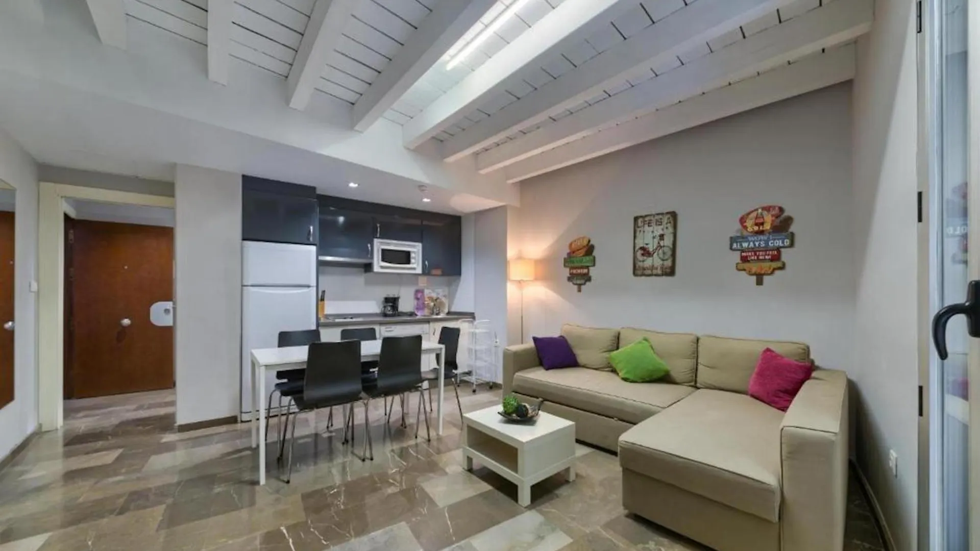 Апартаменты Apartamento En Casco Historico Con Terraza Comunitaria Y Parking Opcional Гранада