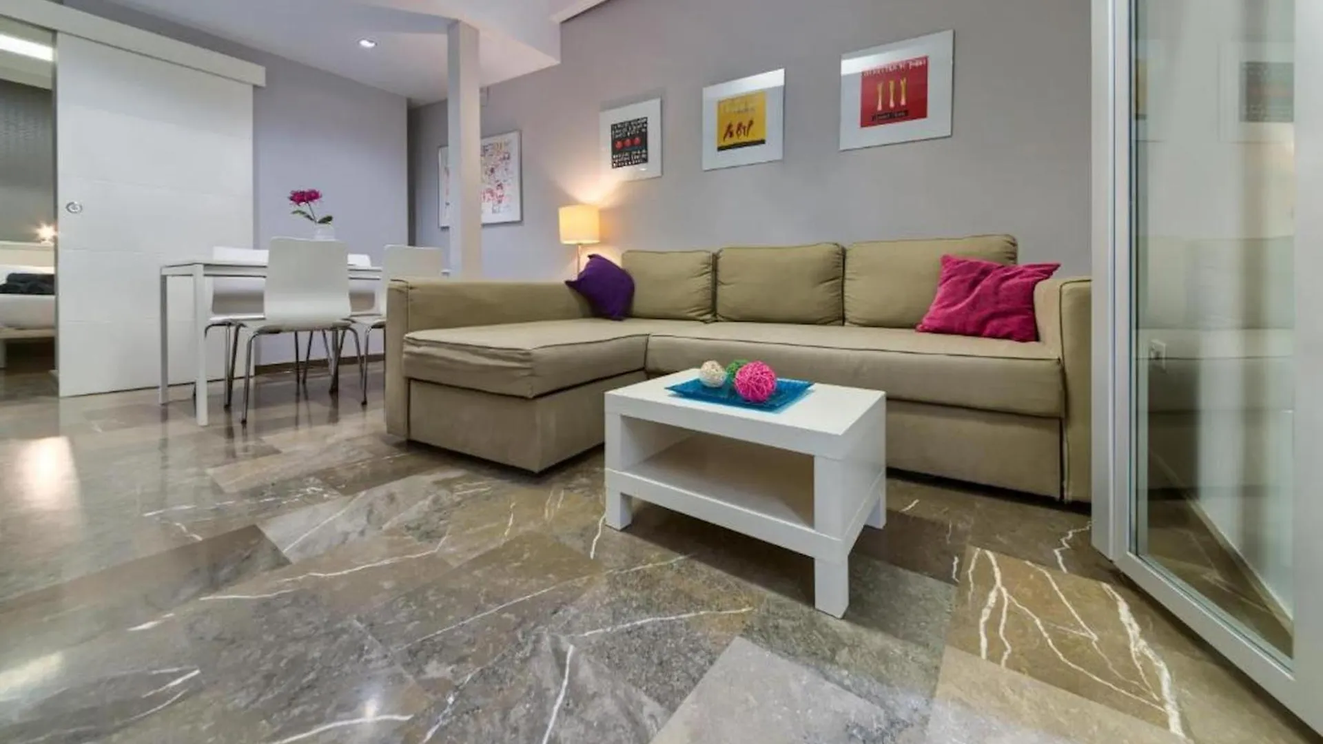 Апартаменты Apartamento En Casco Historico Con Terraza Comunitaria Y Parking Opcional Гранада Испания
