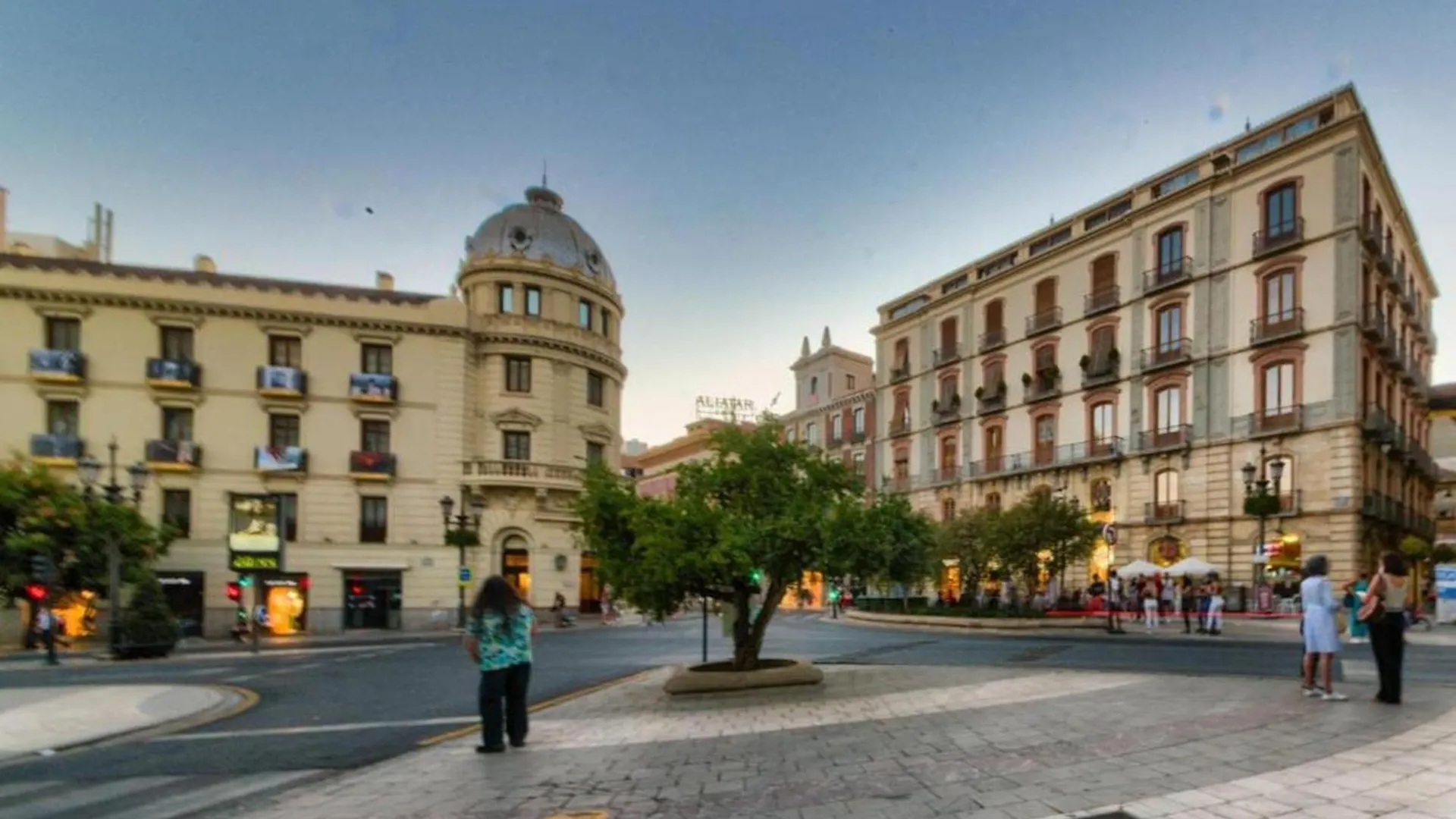 Apartamento En Casco Historico Con Terraza Comunitaria Y Parking Opcional Гранада Апартаменты