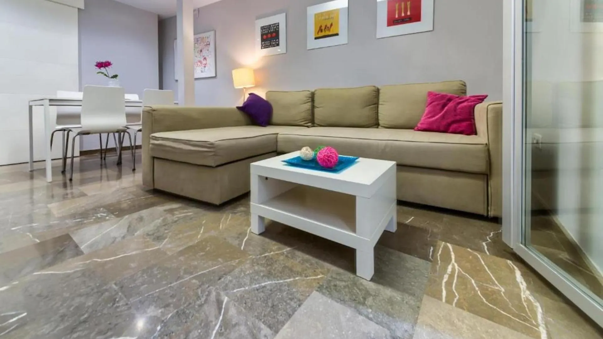 Apartamento En Casco Historico Con Terraza Comunitaria Y Parking Opcional Гранада Апартаменты