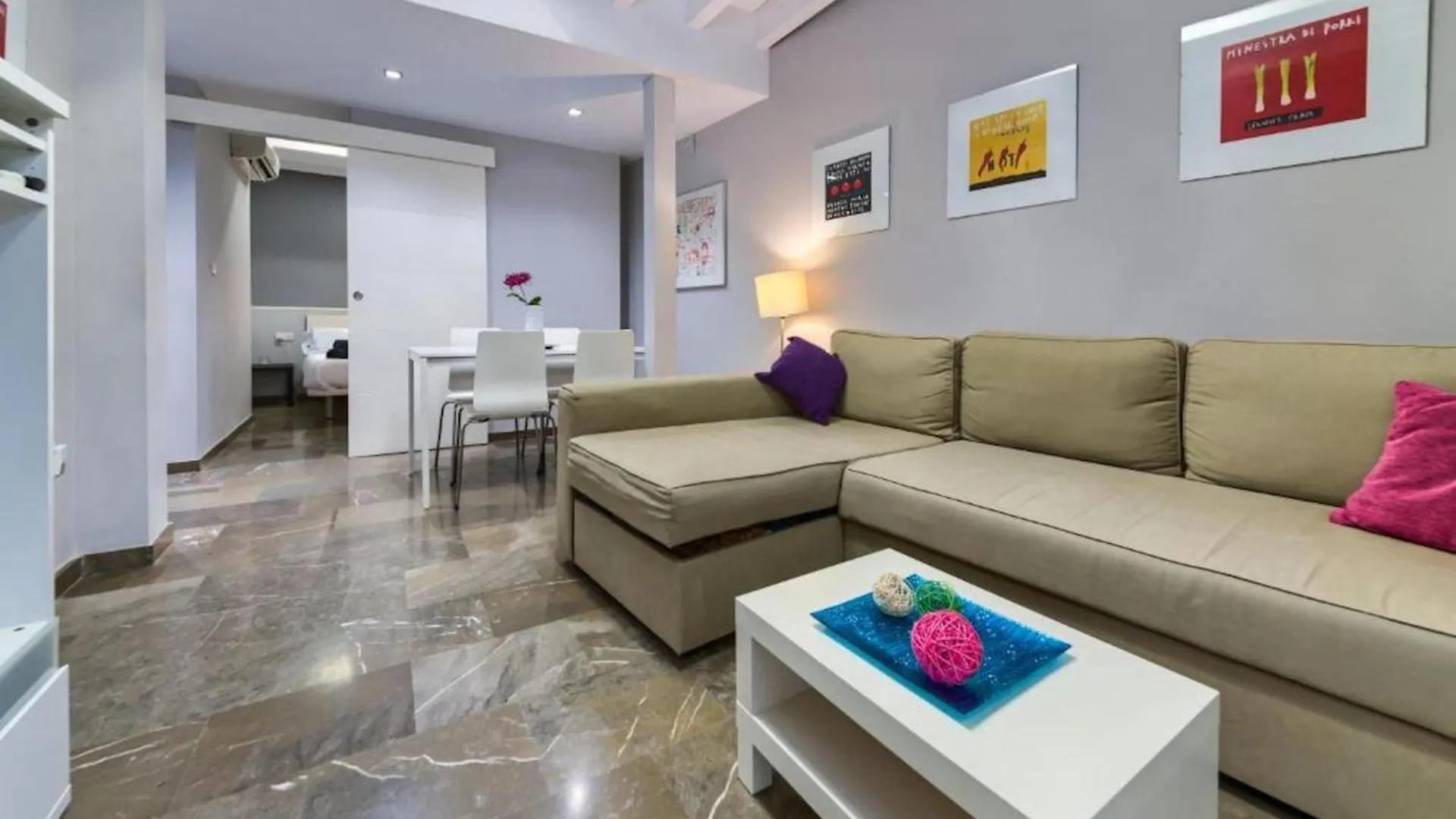 Apartamento En Casco Historico Con Terraza Comunitaria Y Parking Opcional Гранада