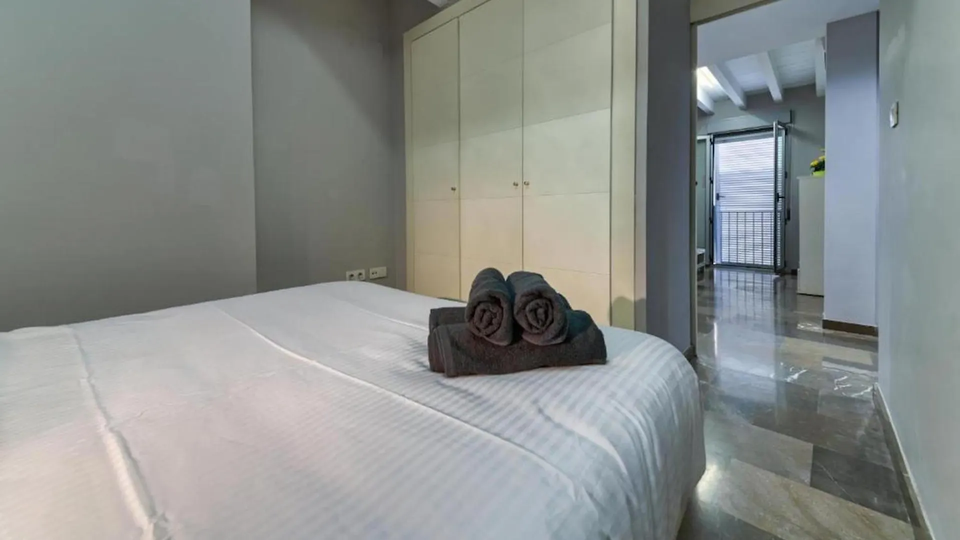 Apartamento En Casco Historico Con Terraza Comunitaria Y Parking Opcional Granada 0*,