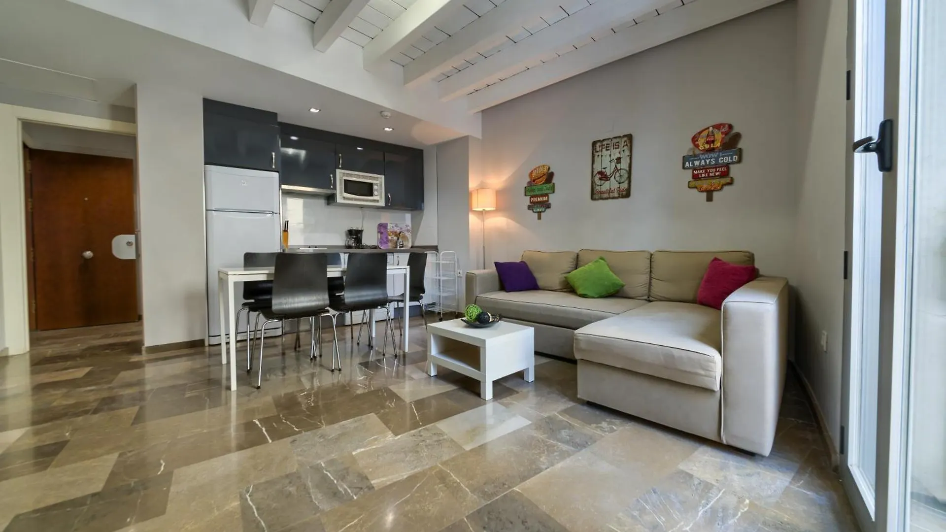 Apartamento En Casco Historico Con Terraza Comunitaria Y Parking Opcional Гранада Апартаменты