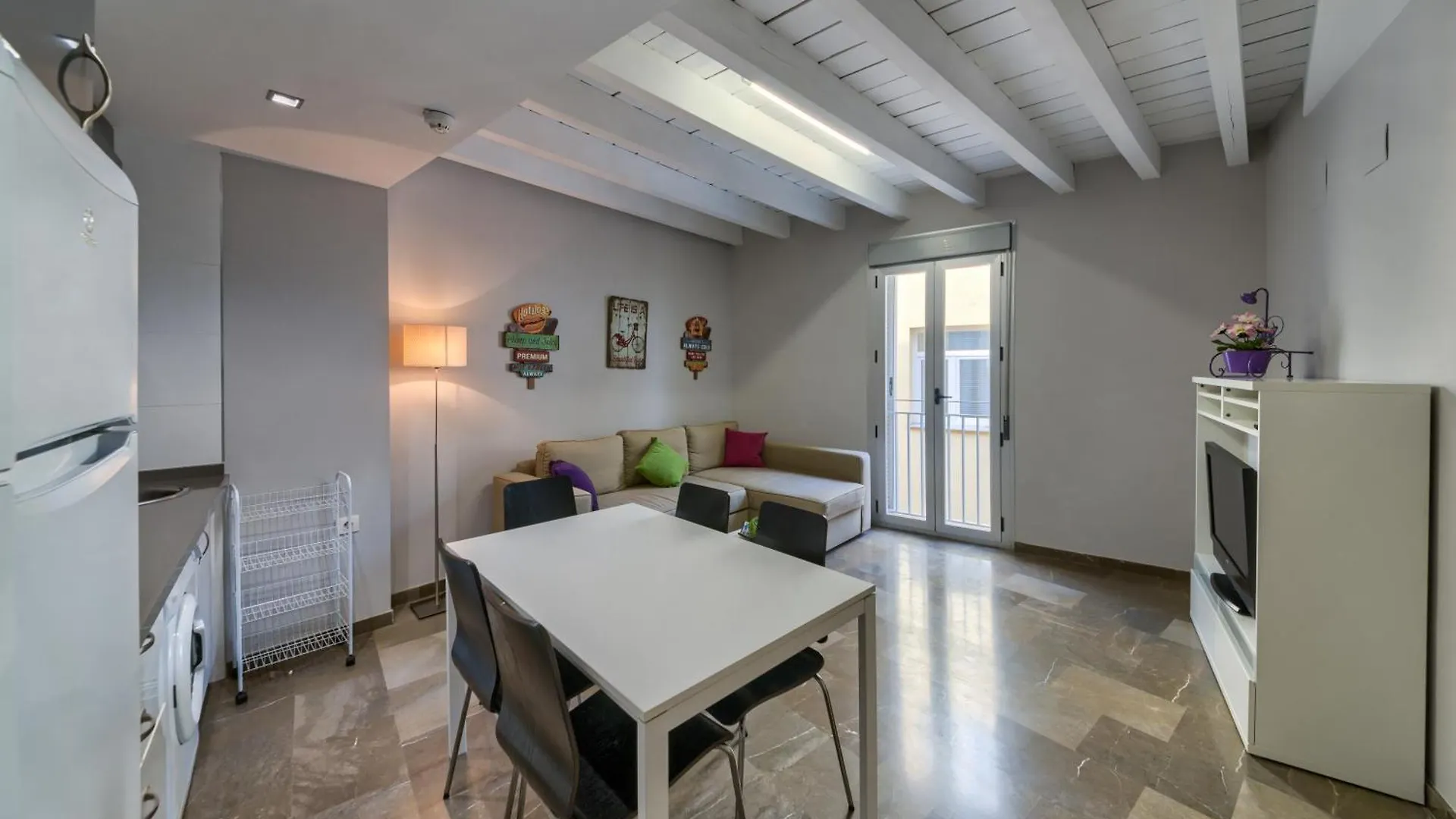 Apartamento En Casco Historico Con Terraza Comunitaria Y Parking Opcional Гранада Апартаменты